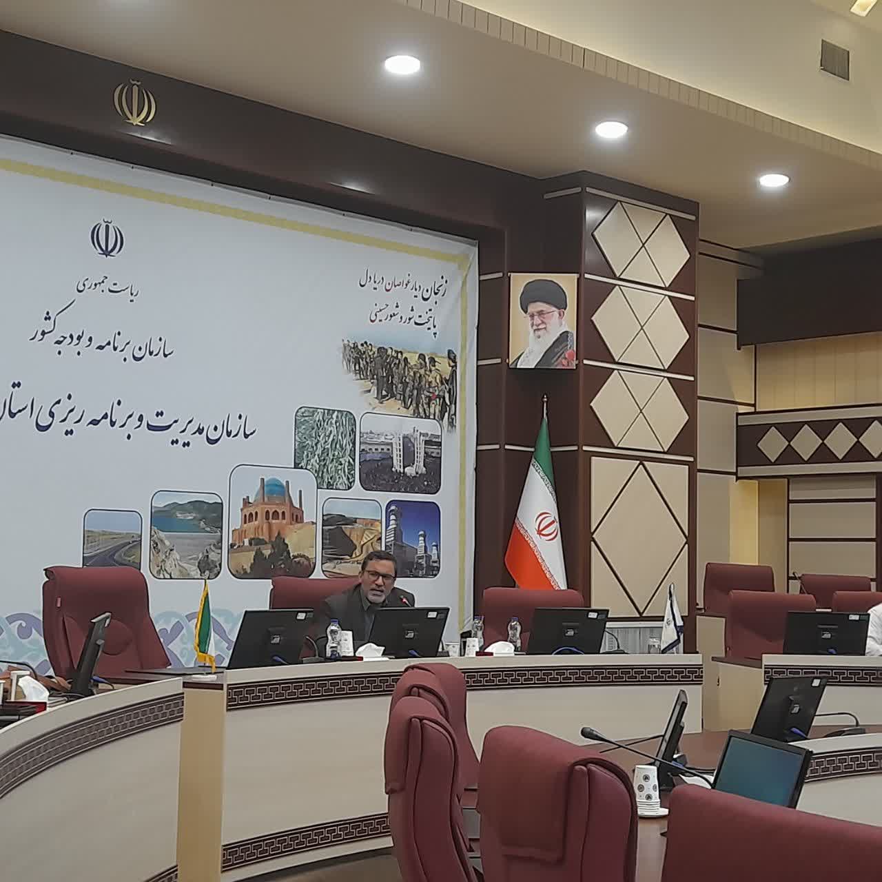 تمایل کشاورزان طارمی برای بکارگیری اتباع/برداشت ۸۰ درصد آب شرب زنجان از منابع زیرزمینی 