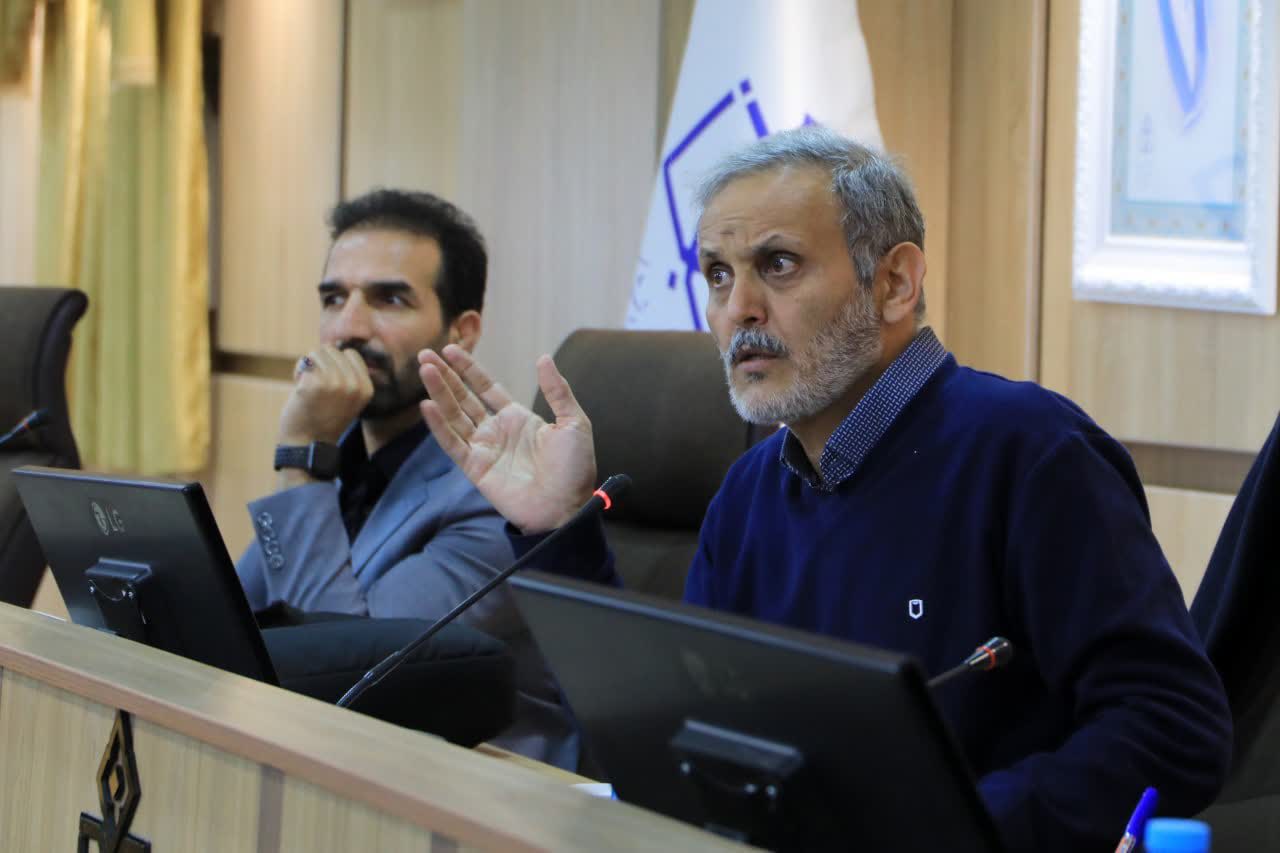 مطالبات پرستاران را با جدیت پیگیری می‌کنیم