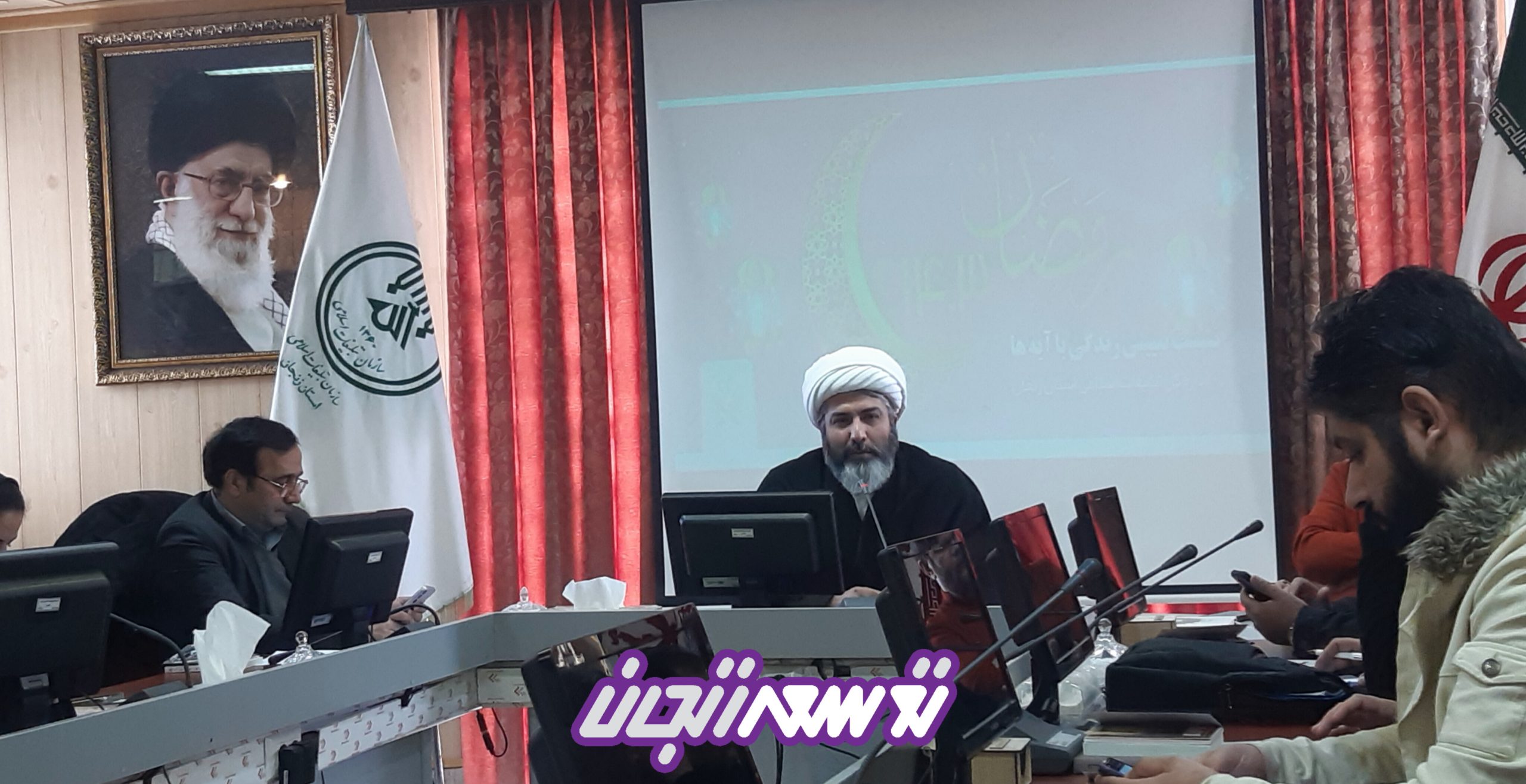 برگزاری محفل خانوادگی قرآن کریم در مصلای زنجان