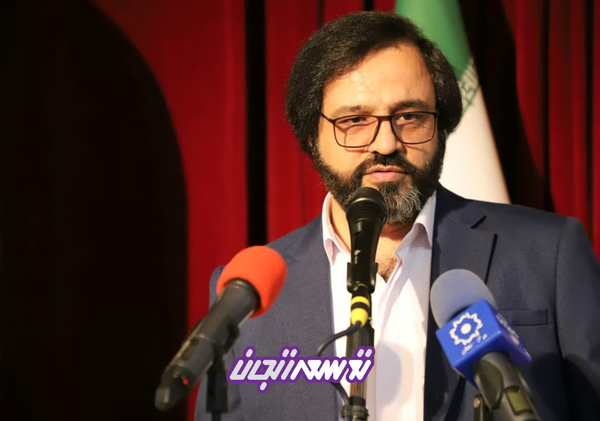 هنرمند نمی‌تواند بدون سوگیری ذهنی، واقعیت‌ها را روایت کند