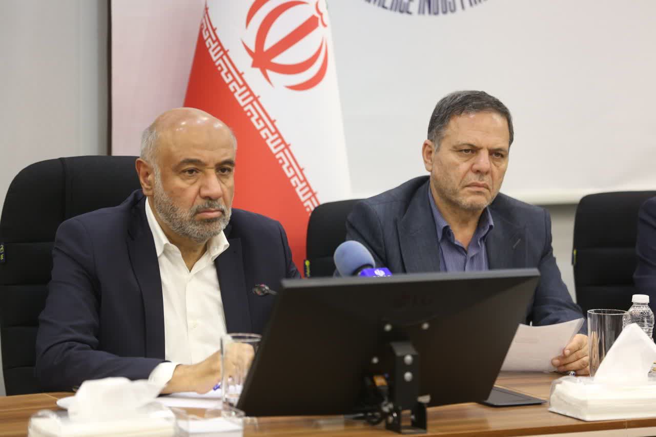 رونق تولید با تصمیم‌گیری در استان‌ها و بازتعریف مشاغل سخت آغاز می‌شود